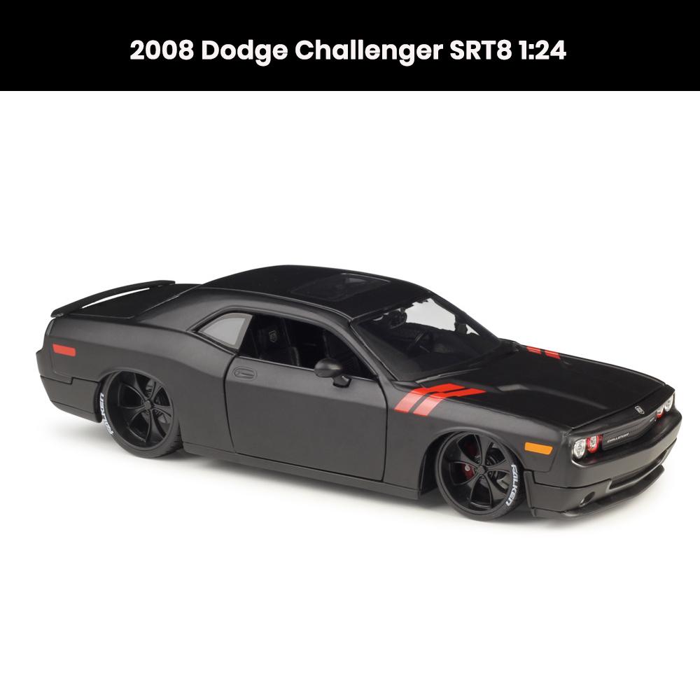 Dodge Challenger SRT8 2008 1:24 die-cast model with opening doors and hood, collectible muscle car toy gift